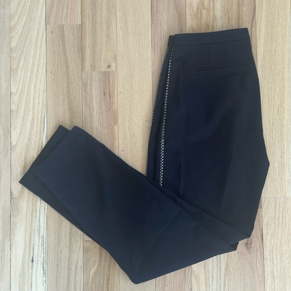 Tahari women’s amber pant. Black with cream detailing.